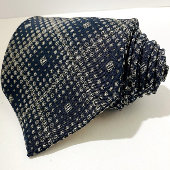 Donna Karan New York 100% Italian Silk Tie Navy Gray Grey Geometric Made in USA - Picture 1 of 6